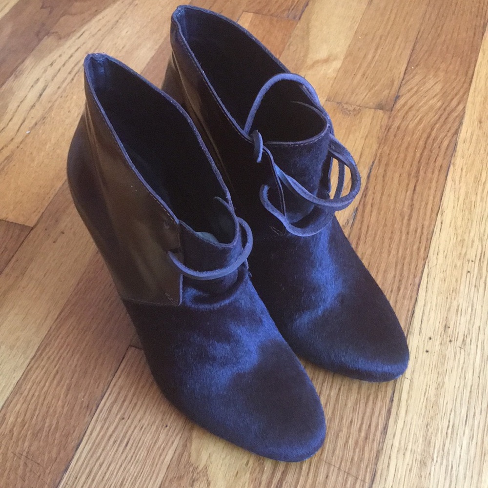 BNWT Burberry wine color ankle booties Size 5.5